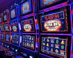 Tampilan kategori permainan toto navi mencakup sepak bola, slot, dan dealer langsung